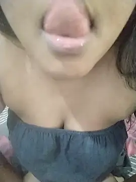 Snapshot of SLbeaty chatting on 01-17-26, 05:23 SLbeaty online show from 01-17-26, 05:23