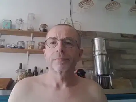 Snapshot of Xavspank2 chatting on 07-01-26, 12:40 Xavspank2 online show from 07-01-26, 12:40