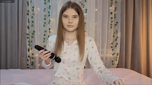 CarolinePepper online show from 02-19-26, 01:40