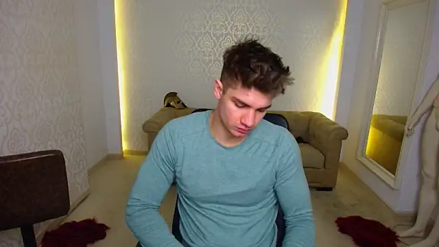 MaxKaiden online show from 01-18-26, 06:17