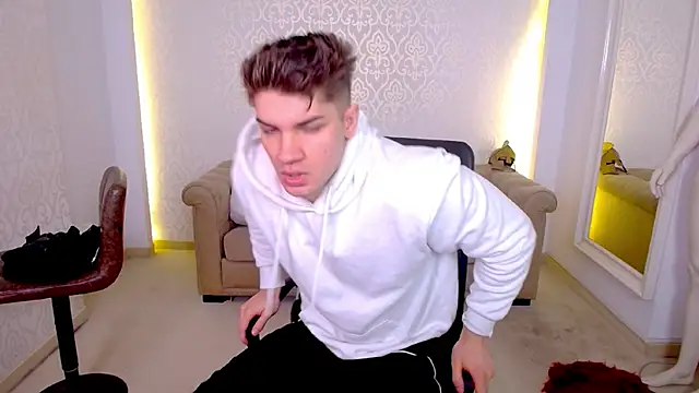 MaxKaiden online show from 04-11-26, 04:39