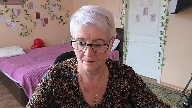 Snapshot of Sandra_Snowflake chatting on 06-03-26, 11:35 Sandra Snowflake online show from 06-03-26, 11:35
