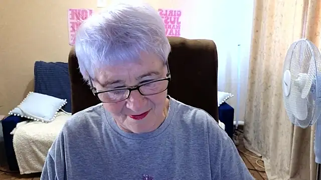 Snapshot of Sandra_Snowflake chatting on 06-19-26, 04:17 Sandra Snowflake online show from 06-19-26, 04:17