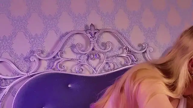 BECKI VRES online show from 09-16-25, 03:46