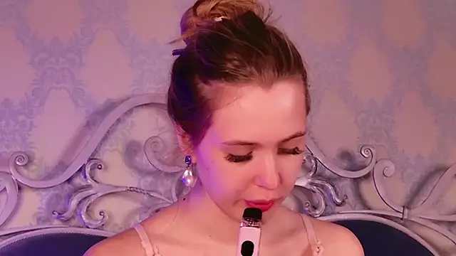 BECKI VRES online show from 10-26-25, 09:10