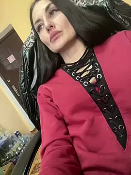 Snapshot of Veronicavirus chatting on 02-17-25, 12:05 Veronicavirus online show from 02-17-25, 12:05