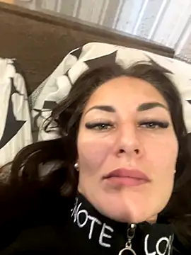 Snapshot of Veronicavirus chatting on 10-22-25, 07:41 Veronicavirus online show from 10-22-25, 07:41