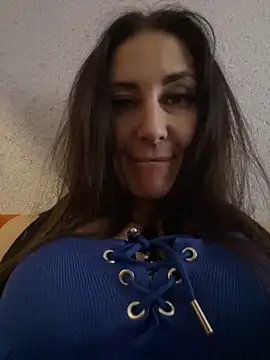 Snapshot of Veronicavirus chatting on 02-13-26, 07:48 Veronicavirus online show from 02-13-26, 07:48