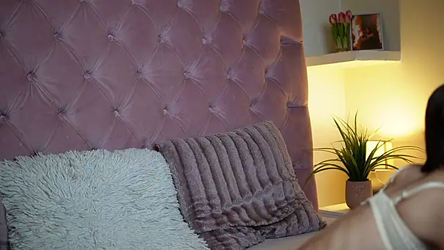 MaiaMini online show from 11-13-25, 10:52