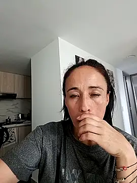 Coeur de luxure online show from 10-04-25, 07:56