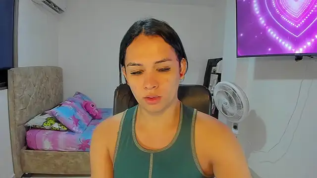 Snapshot of Ladyy_Sweet22 chatting on 06-20-26, 12:52 Ladyy Sweet22 online show from 06-20-26, 12:52