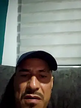 Snapshot of Iuver chatting on 02-18-26, 03:24 Iuver online show from 02-18-26, 03:24