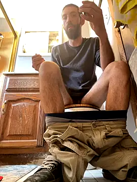 Snapshot of QueenM3 chatting on 09-25-25, 06:11 QueenM3 online show from 09-25-25, 06:11