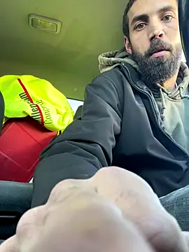 Snapshot of QueenM3 chatting on 10-27-25, 03:05 QueenM3 online show from 10-27-25, 03:05