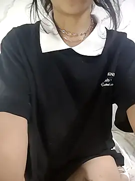 Snapshot of ElaRuil69 chatting on 10-24-25, 02:52 ElaRuil69 online show from 10-24-25, 02:52