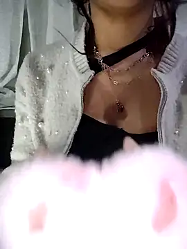 Snapshot of ElaRuil69 chatting on 11-14-25, 03:49 ElaRuil69 online show from 11-14-25, 03:49