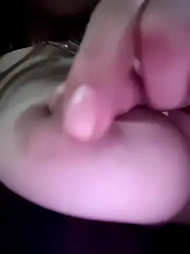 Snapshot of ElaRuil69 chatting on 11-30-25, 03:32 ElaRuil69 online show from 11-30-25, 03:32