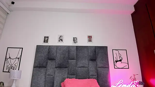 Snapshot of LindaaFoster chatting on 03-02-25, 04:17 LindaaFoster online show from 03-02-25, 04:17