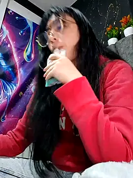 Arielle lov online show from 10-21-25, 11:44