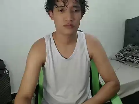 Boy coll online show from 04-07-26, 08:09