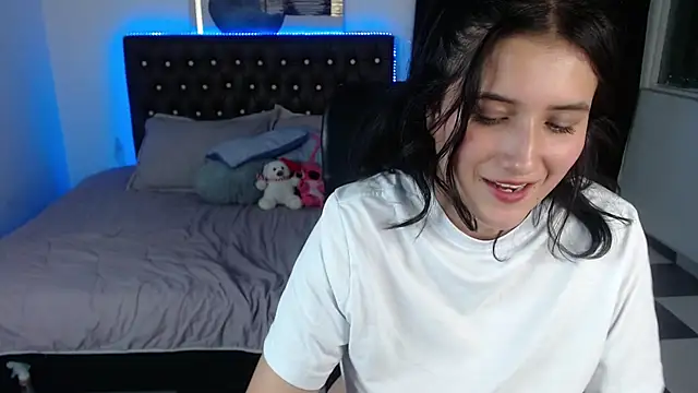 Snapshot of amy_royale chatting on 02-26-25, 05:09 amy royale online show from 02-26-25, 05:09