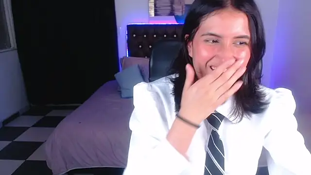 Snapshot of amy_royale chatting on 03-11-25, 02:10 amy royale online show from 03-11-25, 02:10