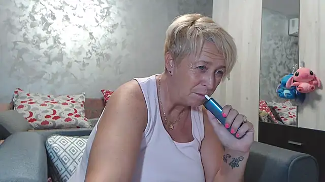 RosesandLillies online show from 09-24-25, 05:16