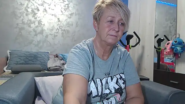 Snapshot of RosesandLillies chatting on 03-03-26, 05:52 RosesandLillies online show from 03-03-26, 05:52