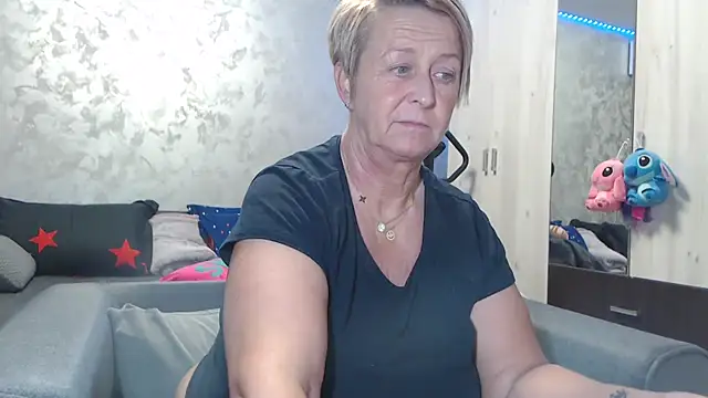 Snapshot of RosesandLillies chatting on 03-15-26, 05:52 RosesandLillies online show from 03-15-26, 05:52