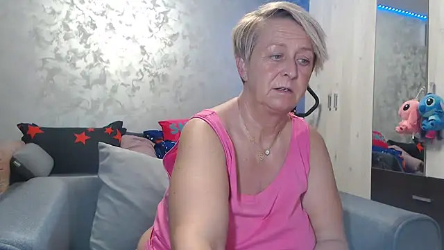 Snapshot of RosesandLillies chatting on 03-16-26, 05:50 RosesandLillies online show from 03-16-26, 05:50