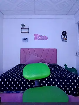 victoria roussee online show from 12-05-25, 08:34