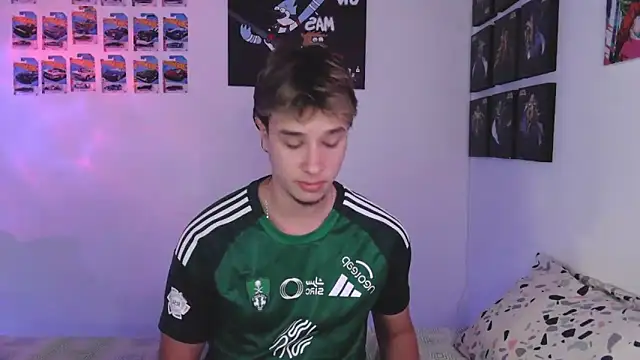 Snapshot of jack_walker190 chatting on 12-17-25, 08:37 jack walker190 online show from 12-17-25, 08:37