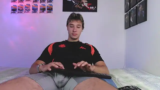 Snapshot of jack_walker190 chatting on 12-20-25, 07:26 jack walker190 online show from 12-20-25, 07:26