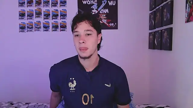 Snapshot of jack_walker190 chatting on 05-12-26, 03:31 jack walker190 online show from 05-12-26, 03:31
