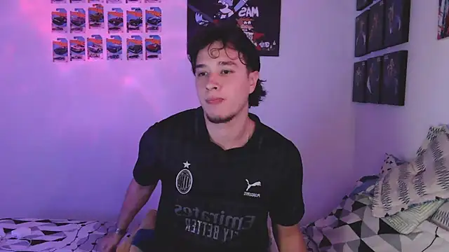 Snapshot of jack_walker190 chatting on 07-12-26, 04:36 jack walker190 online show from 07-12-26, 04:36