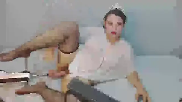 Snapshot of kattyloveless chatting on 10-08-25, 05:49 kattyloveless online show from 10-08-25, 05:49