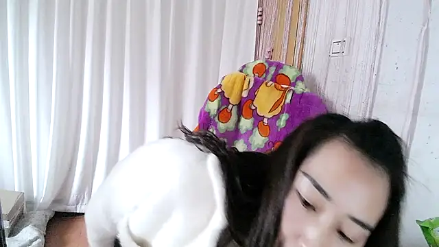 Snapshot of hebe-02 chatting on 03-05-25, 12:59 hebe-02 online show from 03-05-25, 12:59