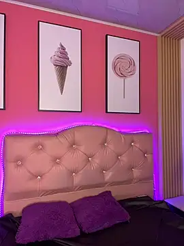 Emily-teen online show from 02-27-25, 04:32