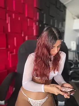 Emily-teen online show from 11-21-25, 01:32