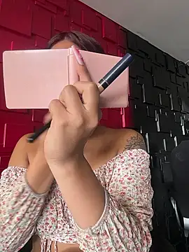 Snapshot of Emily-teen chatting on 01-09-26, 03:26 Emily-teen online show from 01-09-26, 03:26