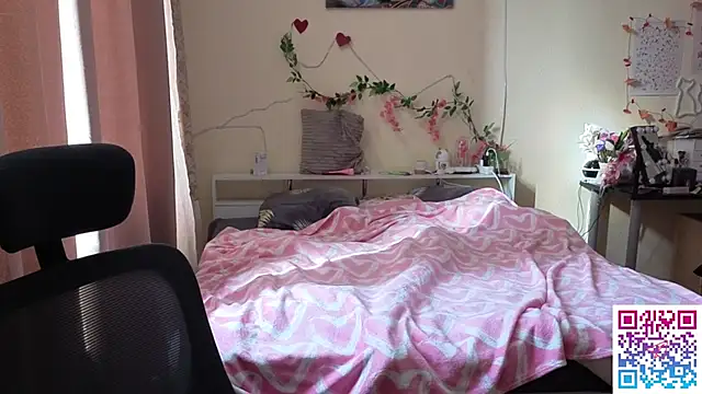 boozekirs  online show from 03-04-26, 06:08