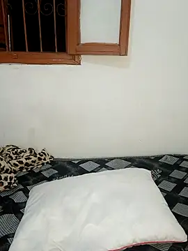 Snapshot of Louli_ta chatting on 09-17-25, 08:54 Louli ta online show from 09-17-25, 08:54