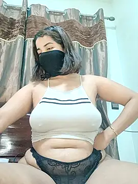 Snapshot of Louli_ta chatting on 10-13-25, 10:43 Louli ta online show from 10-13-25, 10:43