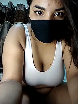 Snapshot of Louli_ta chatting on 11-17-25, 09:53 Louli ta online show from 11-17-25, 09:53