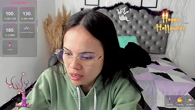 Snapshot of Kath_latorre chatting on 10-25-25, 01:07 Kath latorre online show from 10-25-25, 01:07