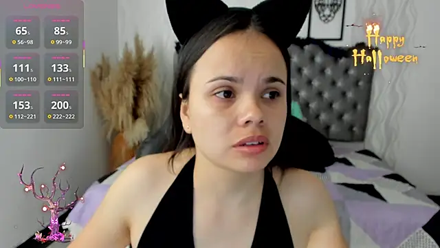 Snapshot of Kath_latorre chatting on 10-26-25, 01:06 Kath latorre online show from 10-26-25, 01:06