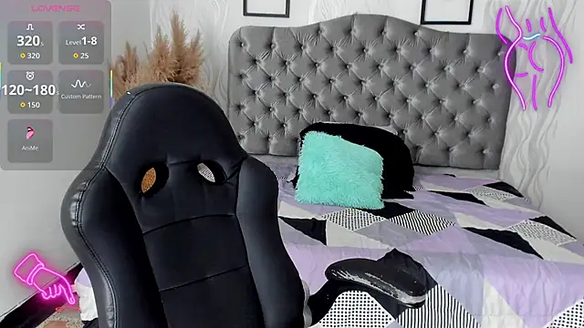 Snapshot of Kath_latorre chatting on 11-12-25, 01:11 Kath latorre online show from 11-12-25, 01:11