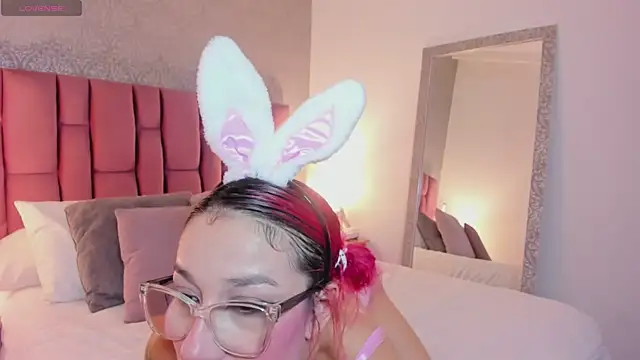 AbellaFox  online show from 11-18-25, 07:29