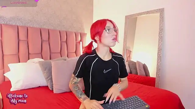 AbellaFox  online show from 11-22-25, 07:24