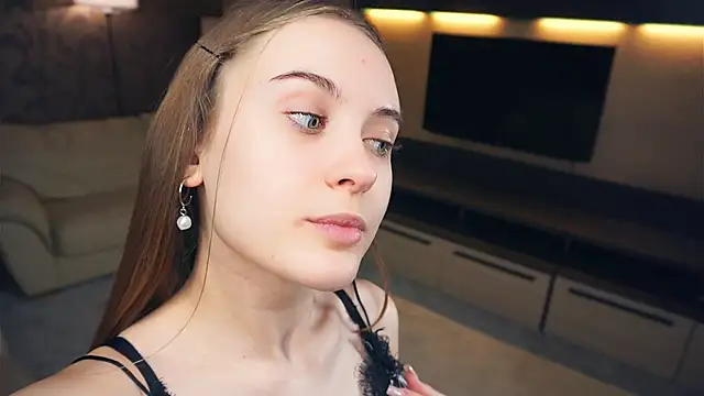 QuennaCoote online show from 03-06-25, 10:09